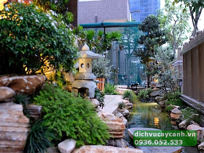 mẫu hồ cá koi ấn tượng dành cho nhà phố