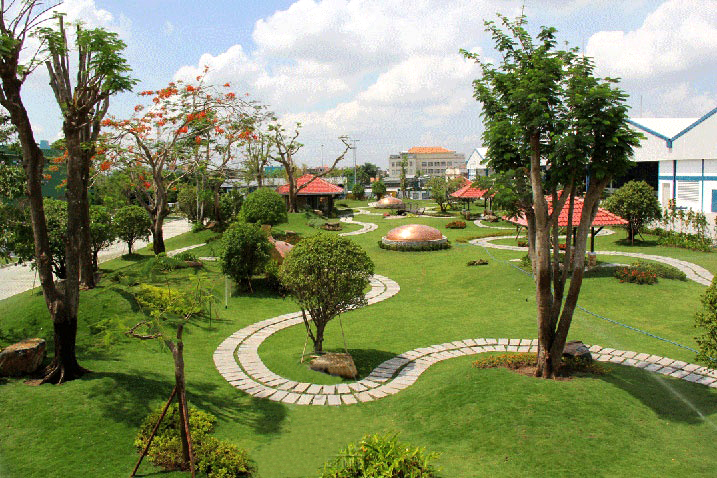 thầu chăm sóc cảnh quan nhà máy 